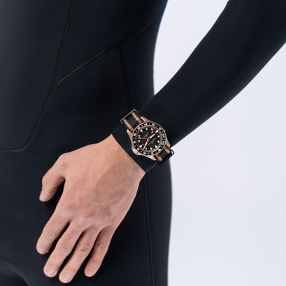 カーキ ネイビー Scuba Automatic GMT 43mm Bronze