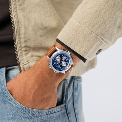 カーキ アビエーション X-Wind Day Auto Chrono