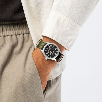カーキ フィールド Mechanical Power Reserve