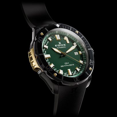 クロノオフショア1 ベゼルロック デイト オートマティック