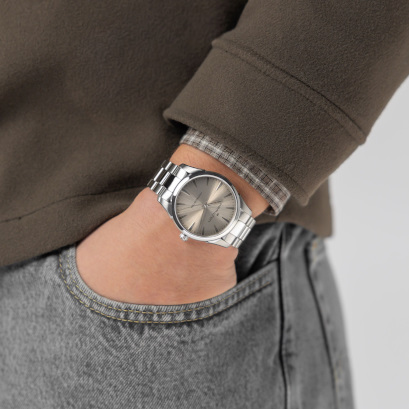 ジャズマスター クォーツ