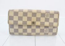 LOUIS VUITTON (ポルトフォイユ・ヴェエノワ)
